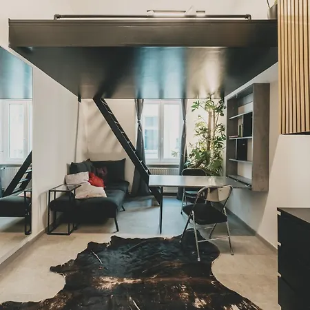 아파트 Altbau-loft Fuer 12 Personen Am Alexanderplatz