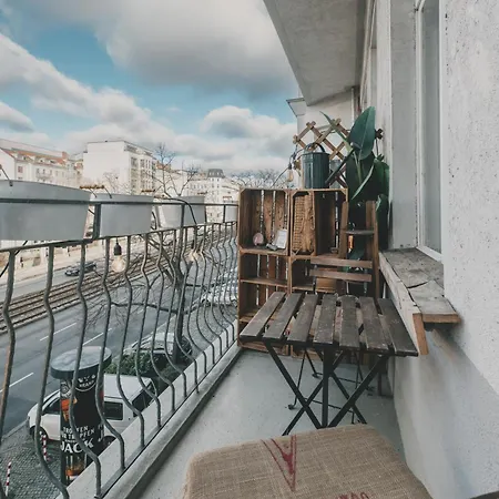 Altbau-loft Fuer 12 Personen Am Alexanderplatz