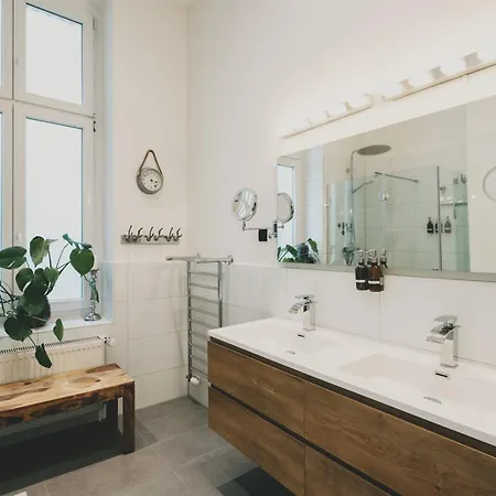 Altbau-loft Fuer 12 Personen Am Alexanderplatz * Berlin