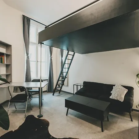 Apartment Altbau-loft Fuer 12 Personen Am Alexanderplatz